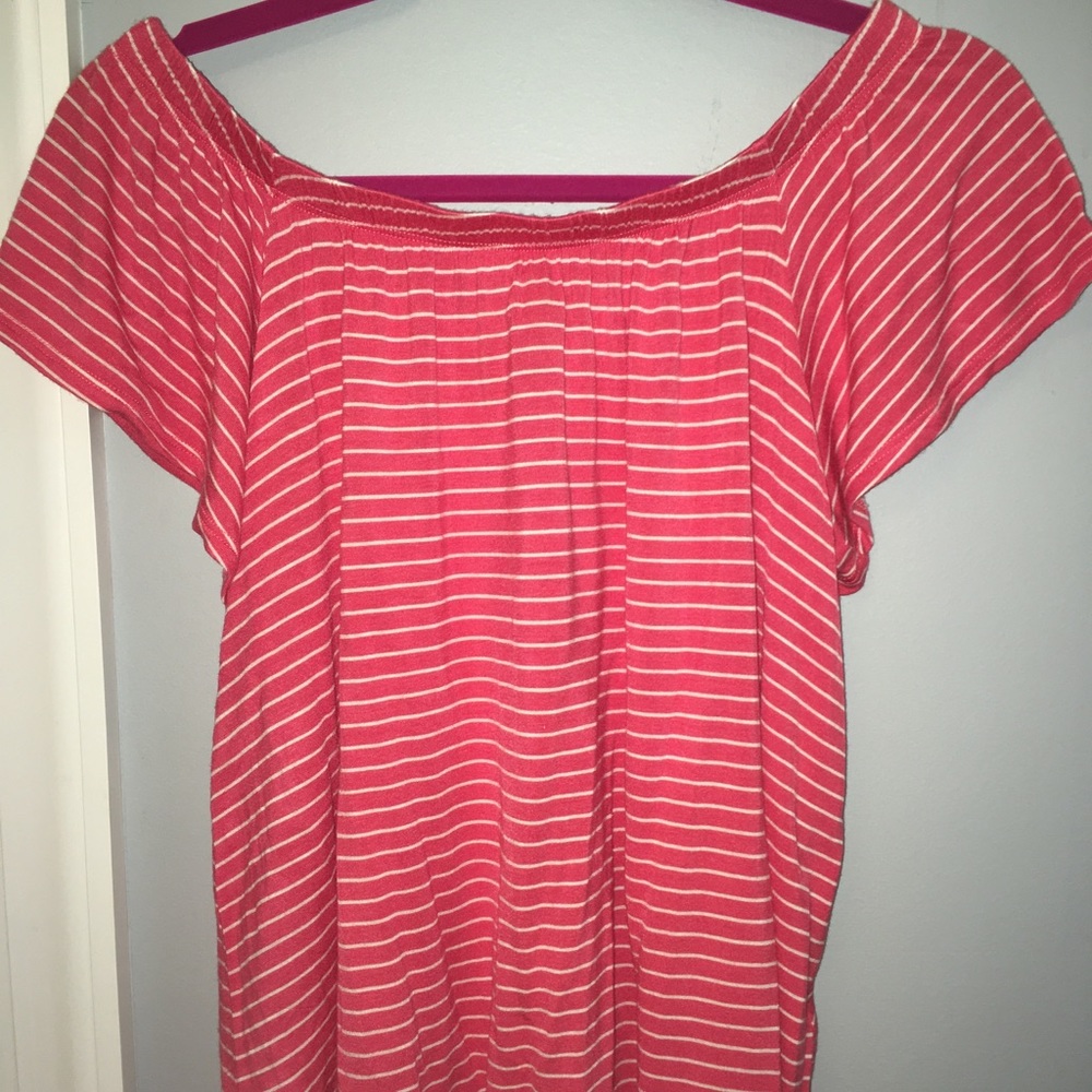 🌸OFF THE SHOULDER TOP🌸